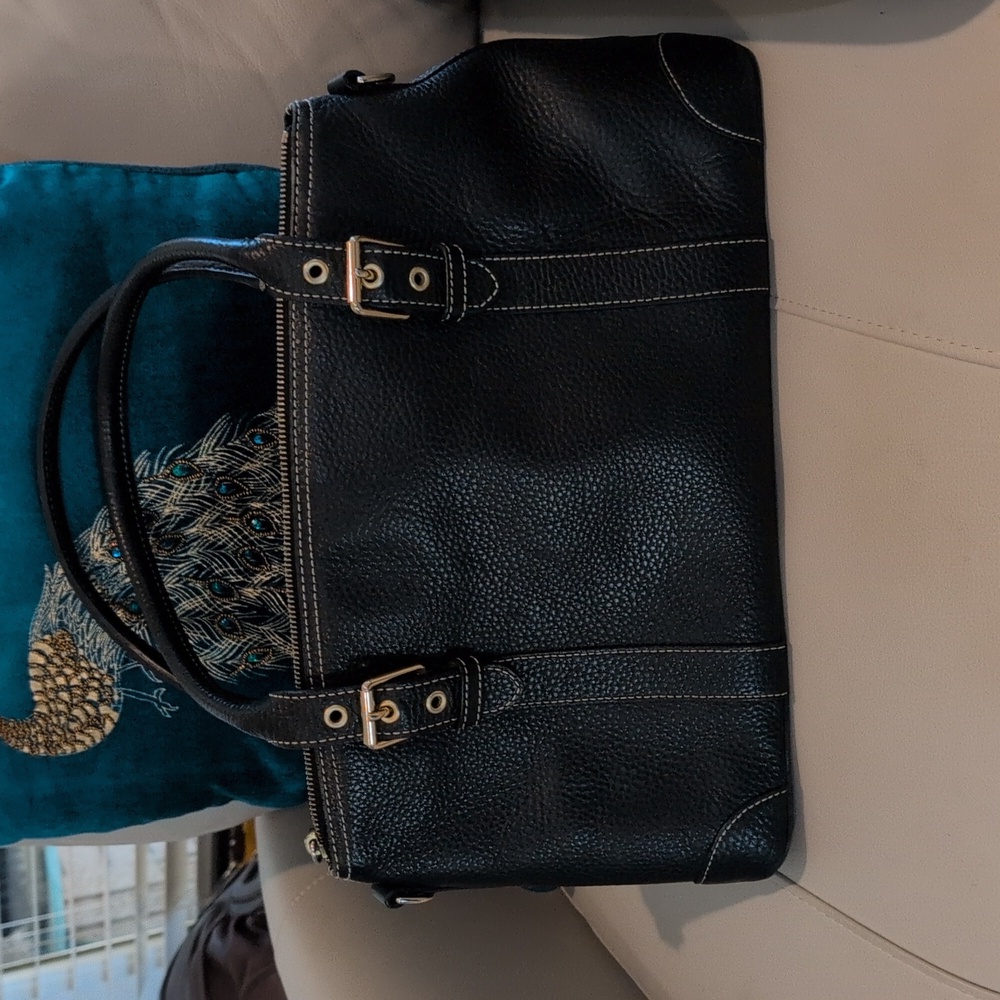 Dooney & Bourke  Large Black Leather purse - Picture 3 of 10